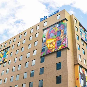 Ibis Budget Marly קולומביה