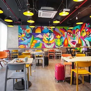 Ibis Budget Marly קולומביה